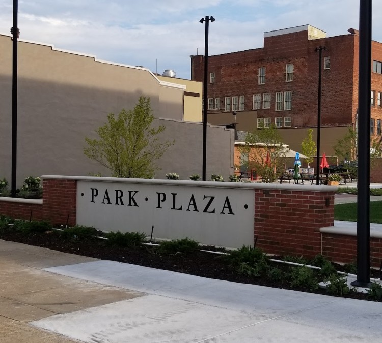 Park Plaza (Galesburg,&nbspIL)